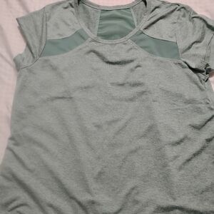 Short Sleeve Crewneck Top in Sage Green